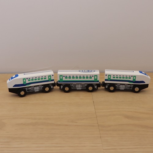Wooden train track - train, speed