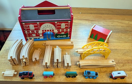 Wooden train set - train, carry