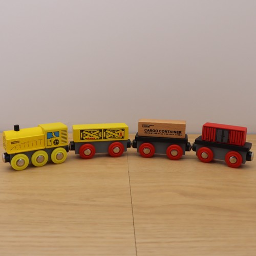 Wooden train track yellow - train,