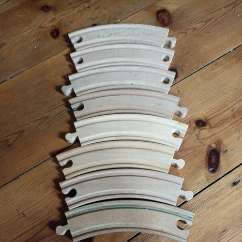 Wooden curved train track - train,