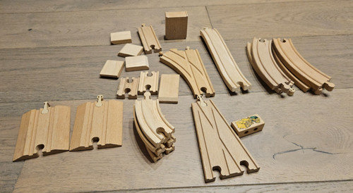 Wooden train track set - track,