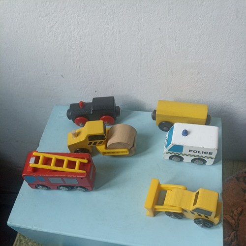 Wooden train track - track, vehicles